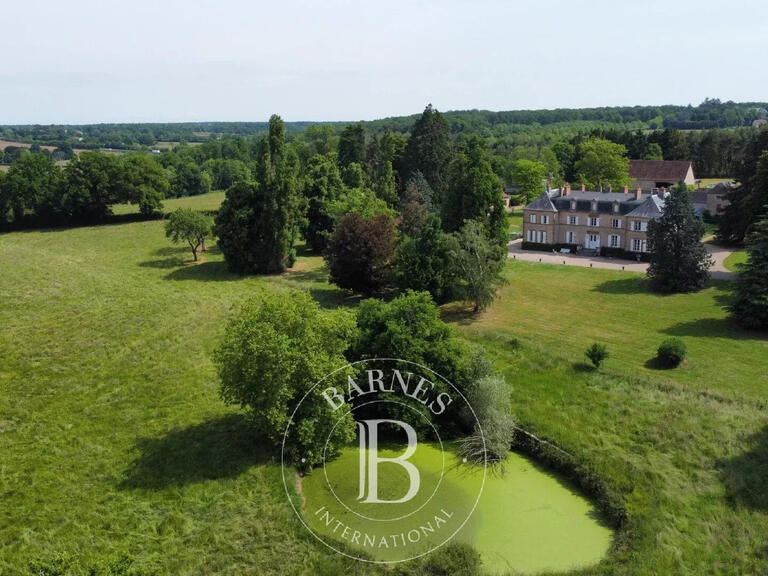 Propriété Yzeure - 11 chambres - 852m²